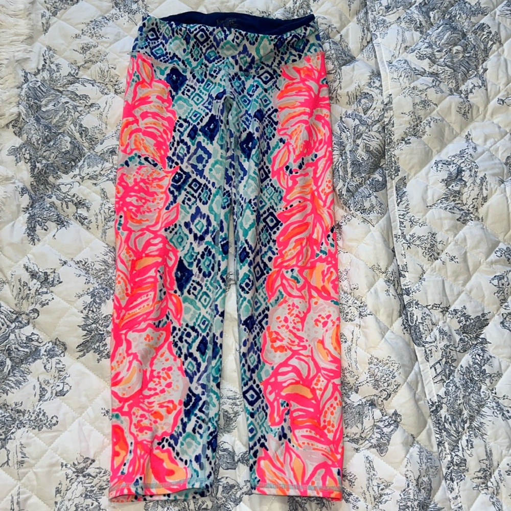 Lily Pulitzer size XS luxletic capri leggings fun pattern